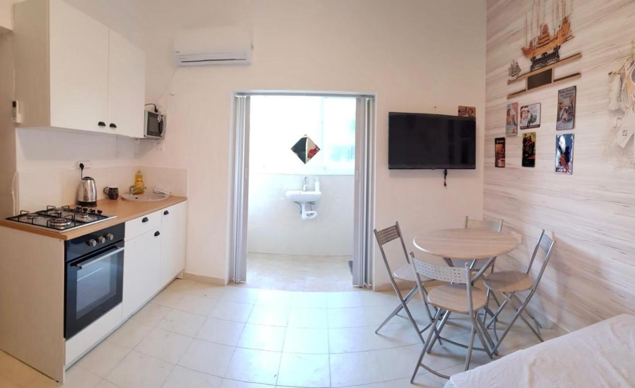 Shantell Boutique Apartments Νετάνια Εξωτερικό φωτογραφία